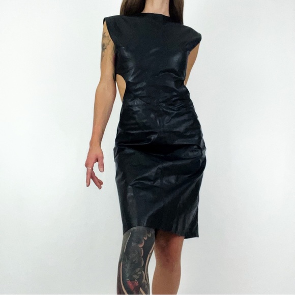 Vintage ✨ Karen Okada Open Back Leather Dress - Picture 2 of 15